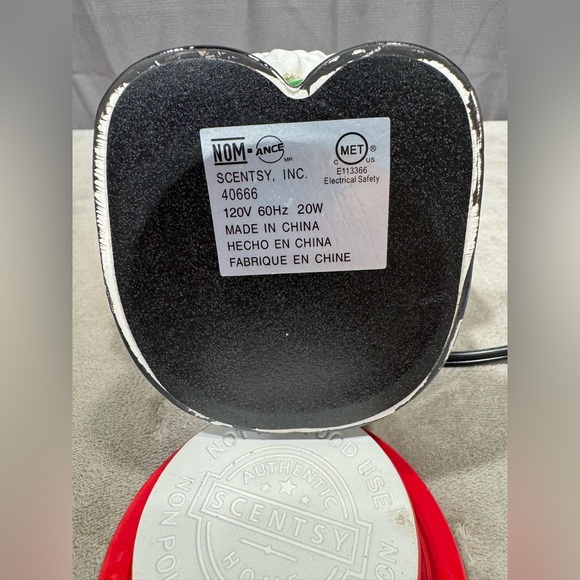 Scentsy Garden Gnome Full-Size Ceramic Wax Warmer Retired 2017 - Picture 11 of 12